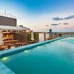 Apartamento 2 Quartos Na Melhor Localizacao, Com Piscina, Proximo A Praia