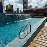 Apartamento 2 Quartos Na Melhor Localizacao, Com Piscina, Proximo A Praia
