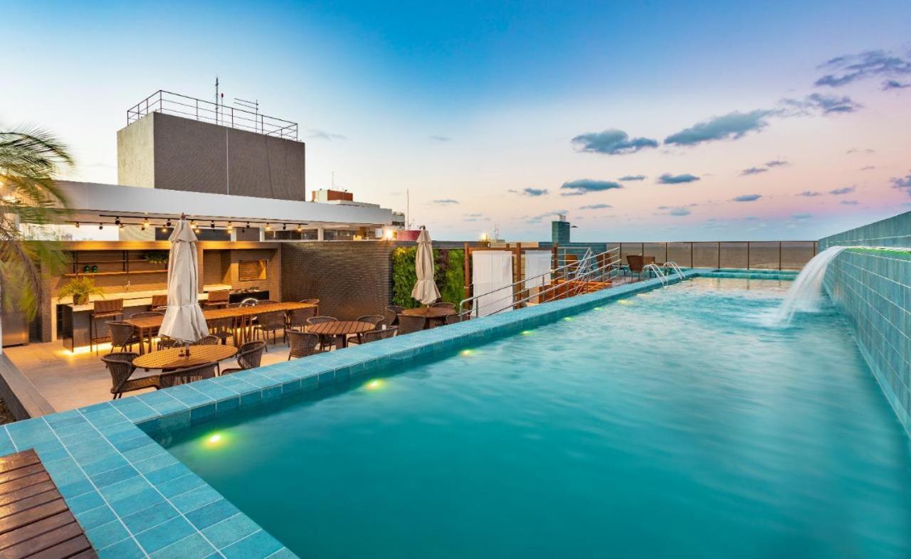 2 Quartos Na Localizacao, Com Piscina, Proximo A Apartamento *