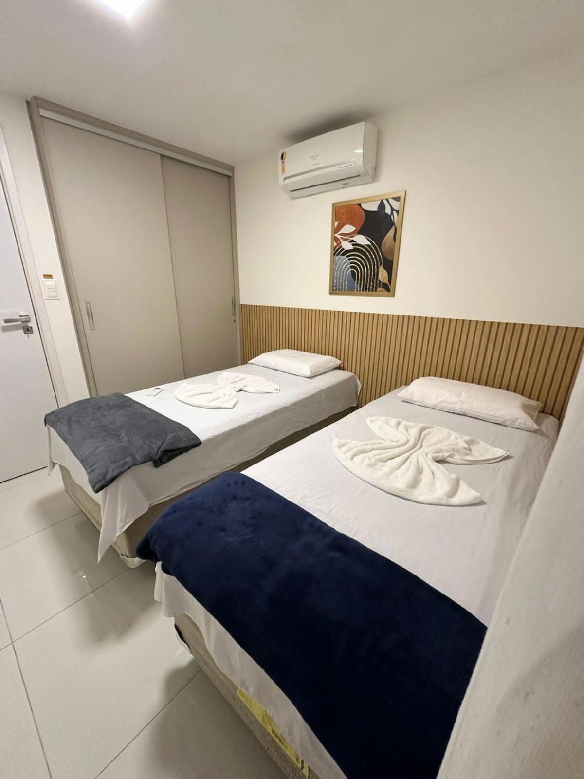 Apartamento 2 Quartos Na Localizacao, Com Piscina, Proximo A