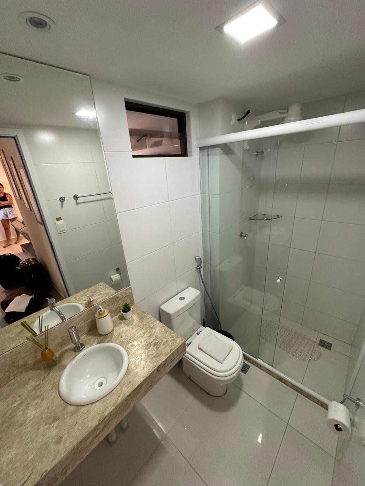 2 Quartos Na Localizacao, Com Piscina, Proximo A *