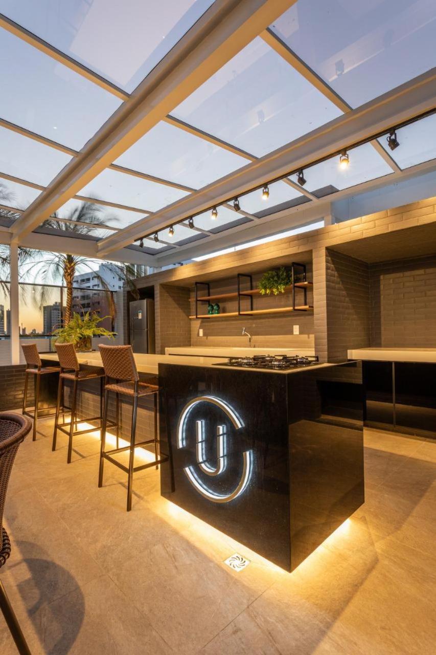 Apartamento 2 Quartos Na Localizacao, Com Piscina, Proximo A