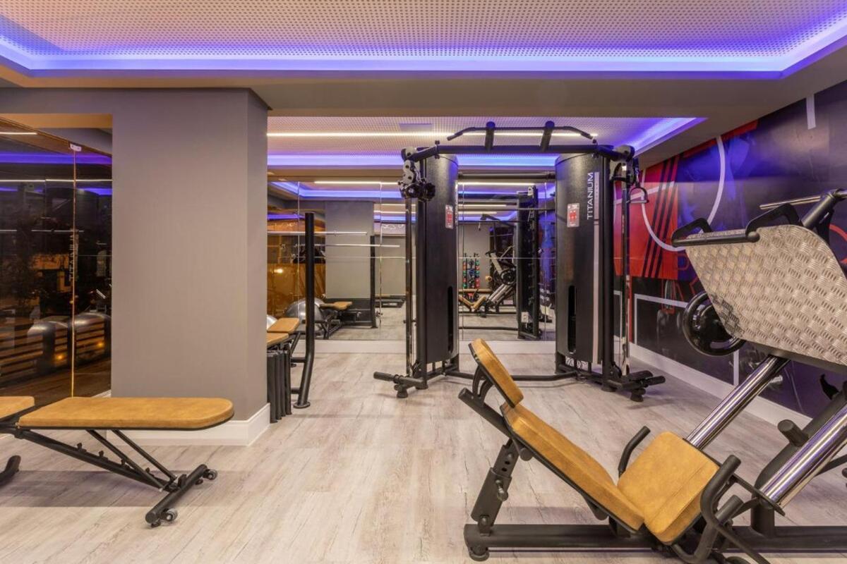 2 Quartos Na Localizacao, Com Piscina, Proximo A *