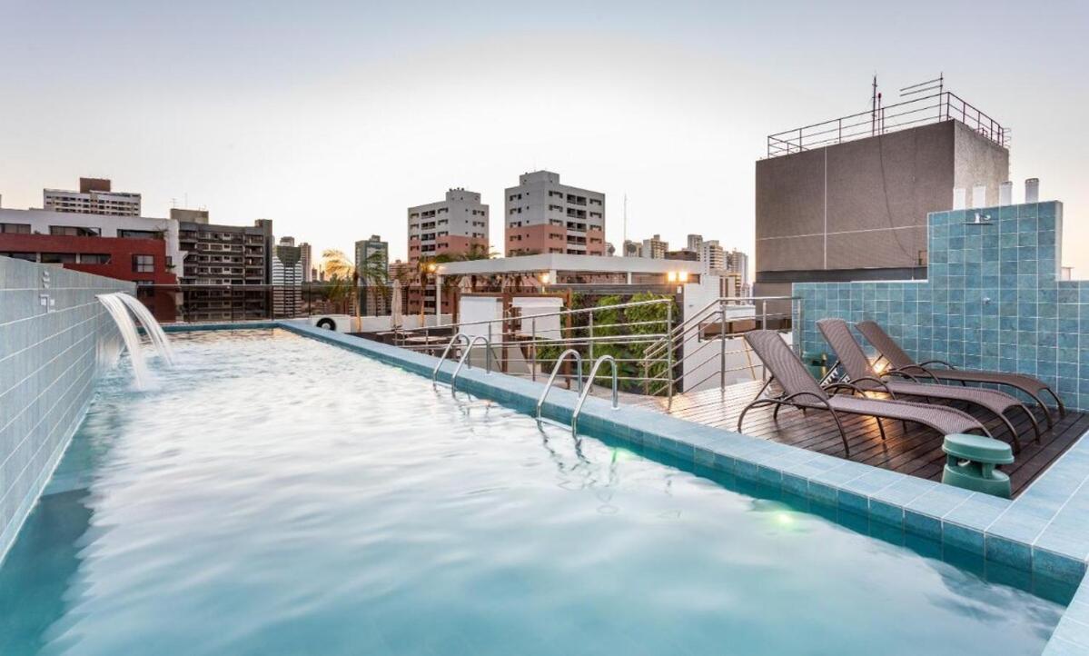 2 Quartos Na Localizacao, Com Piscina, Proximo A Apartamento