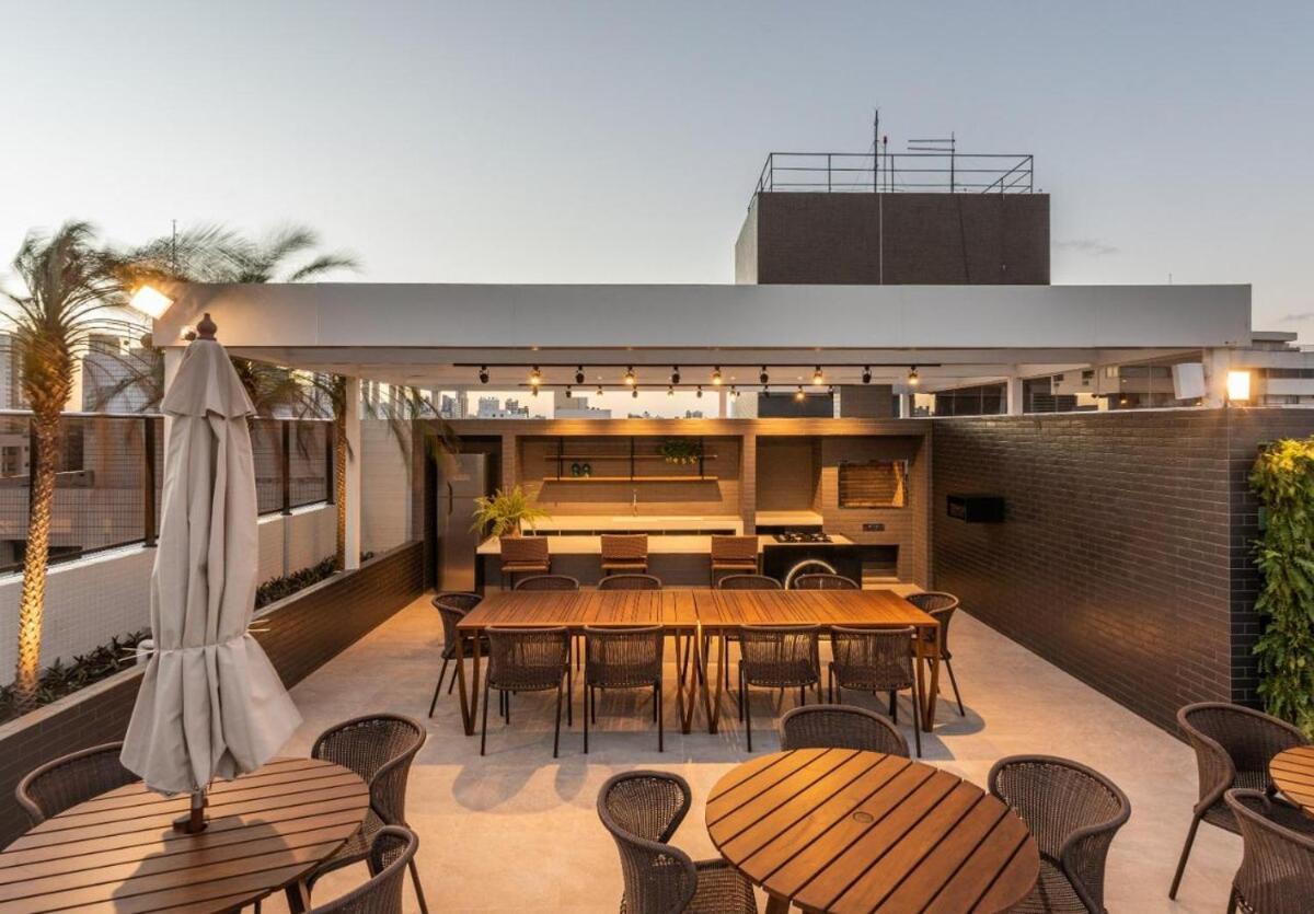 Apartamento 2 Quartos Na Localizacao, Com Piscina, Proximo A