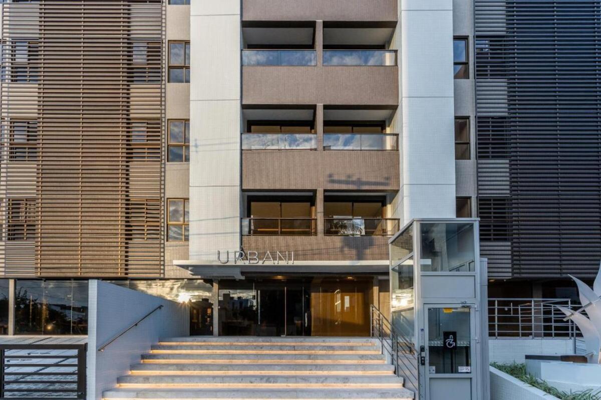 Apartamento 2 Quartos Na Localizacao, Com Piscina, Proximo A