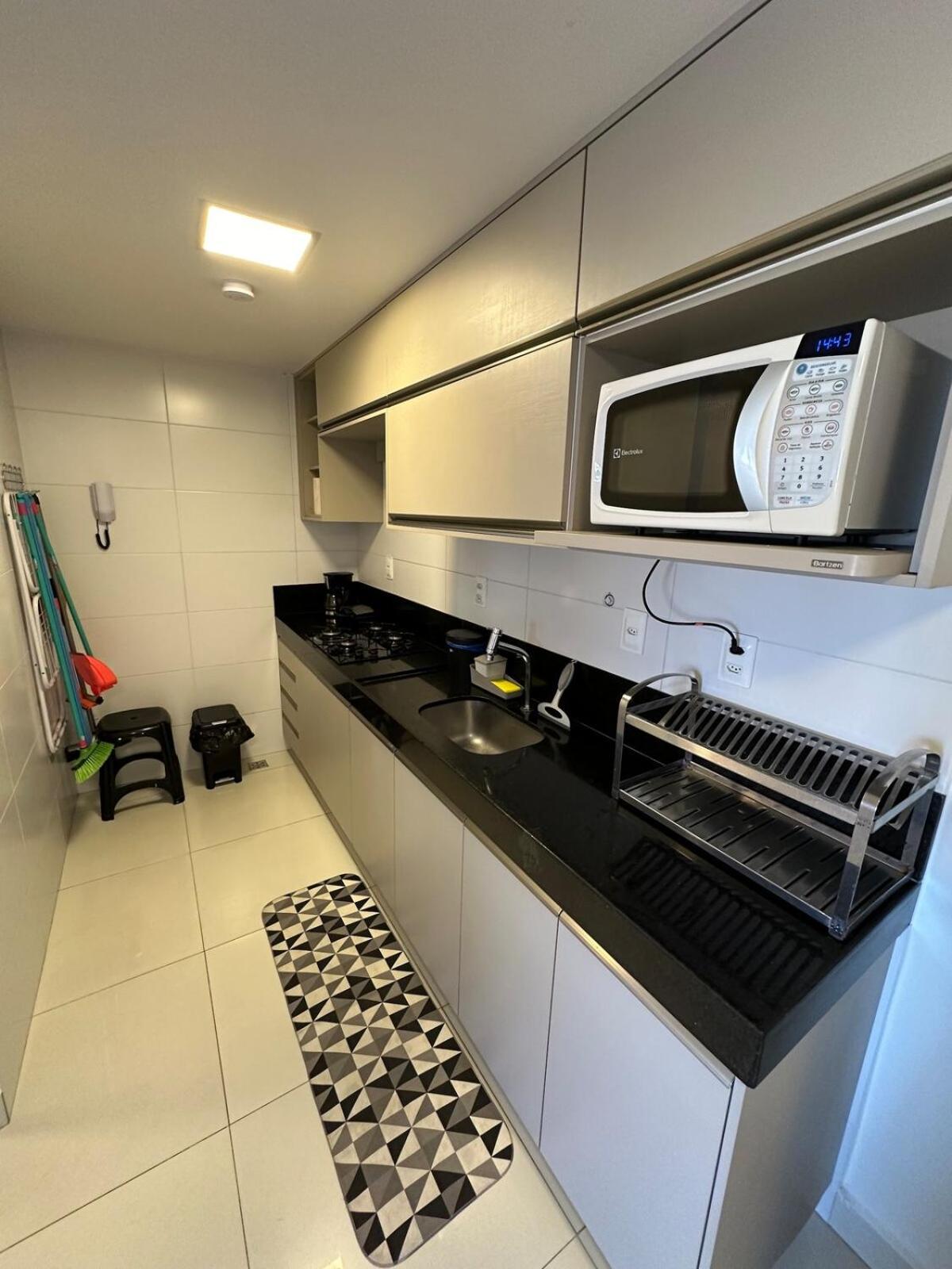 2 Quartos Na Localizacao, Com Piscina, Proximo A Apartamento *