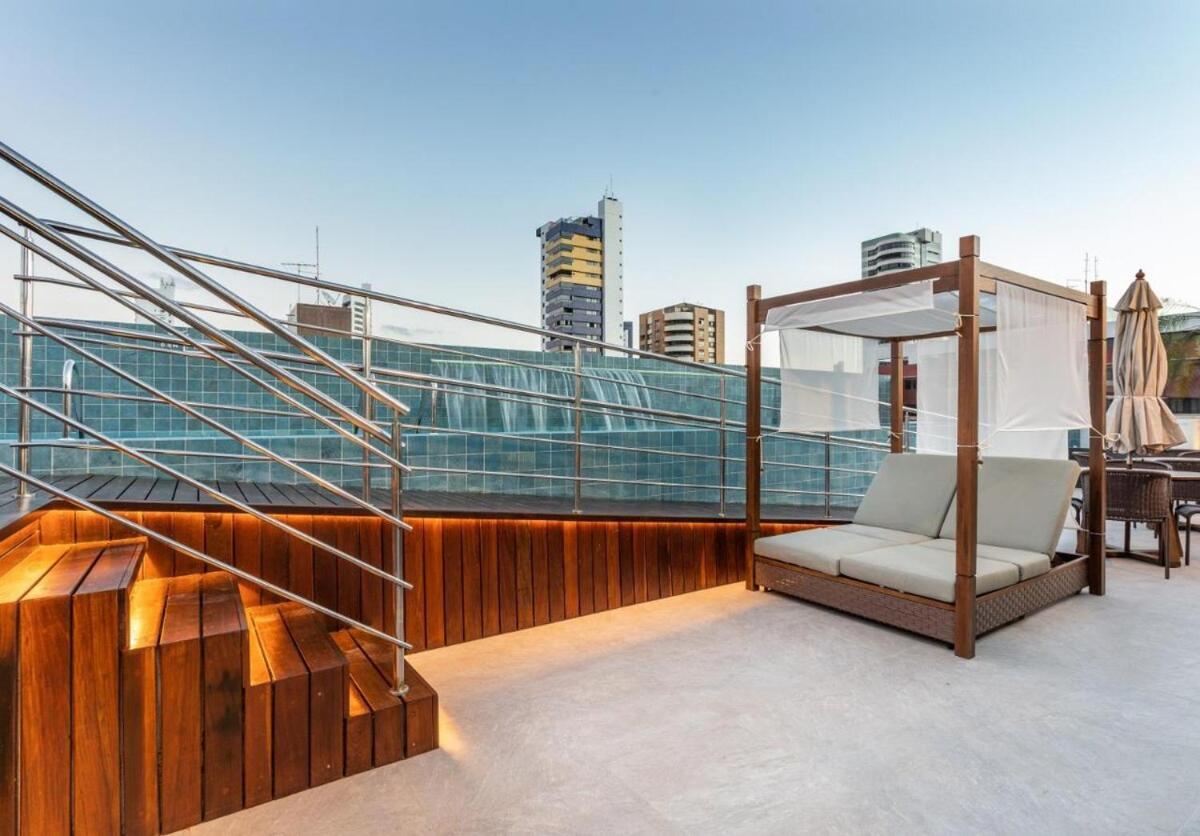 2 Quartos Na Localizacao, Com Piscina, Proximo A *
